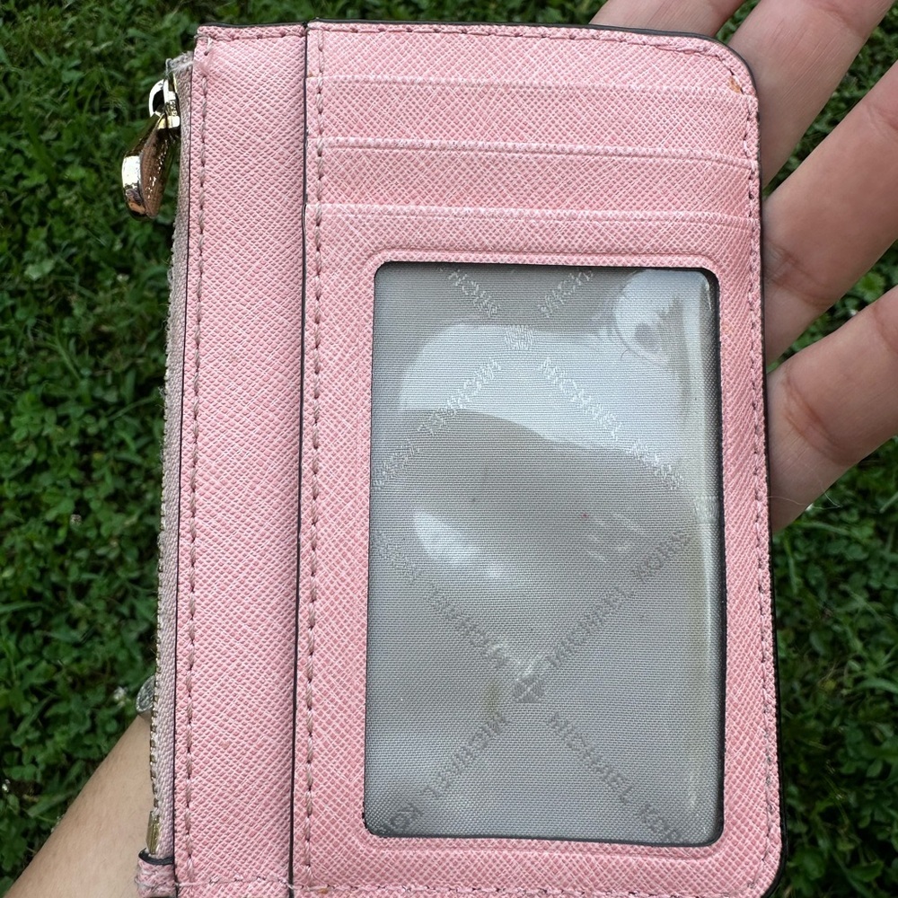 Michael Kors Blush wallet - Picture 2 of 4